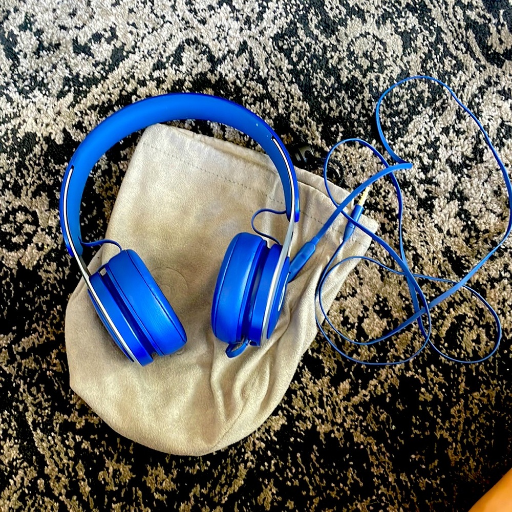 Wired over ear Beats